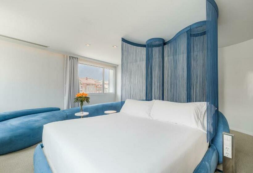 سوییت جونیور, Room Mate Oscar