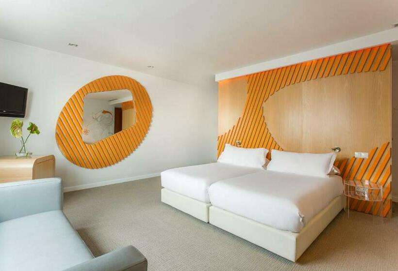 اتاق استاندارد سه نفره, Room Mate Oscar
