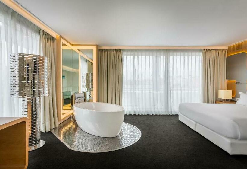 سوییت لوکس, Room Mate Oscar