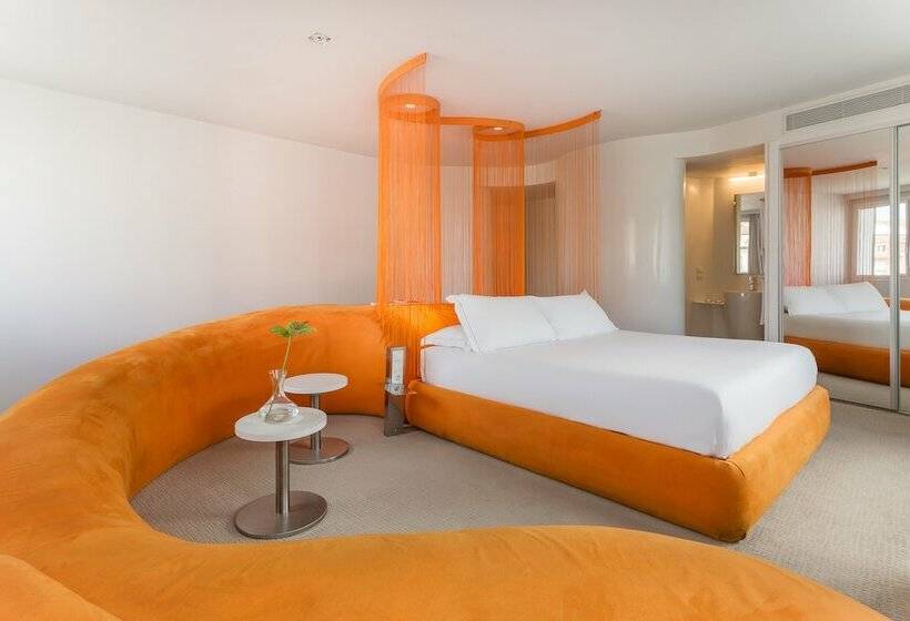 سوییت جونیور, Room Mate Oscar