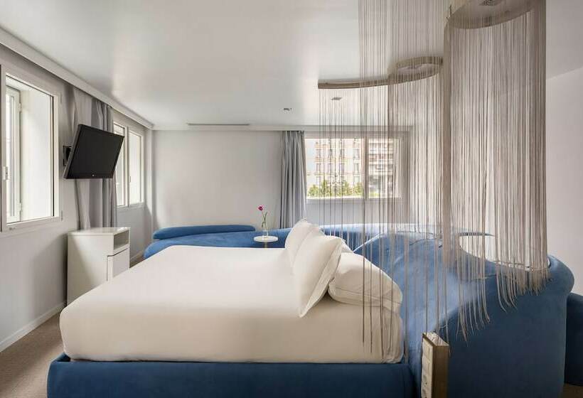 سوییت جونیور, Room Mate Oscar