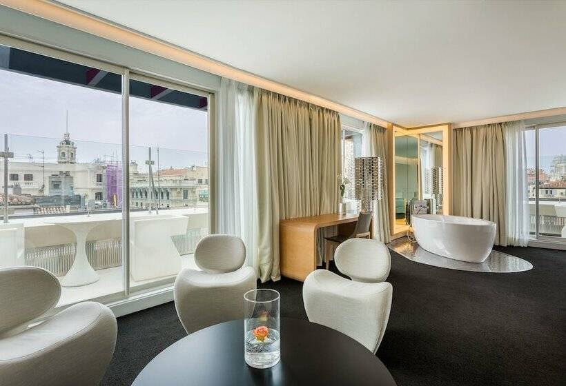 سوییت, Room Mate Oscar