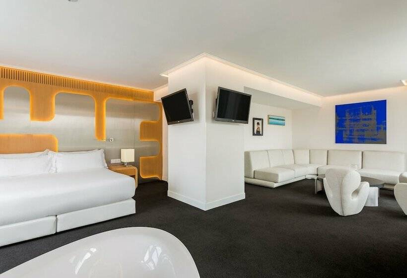 سوییت, Room Mate Oscar