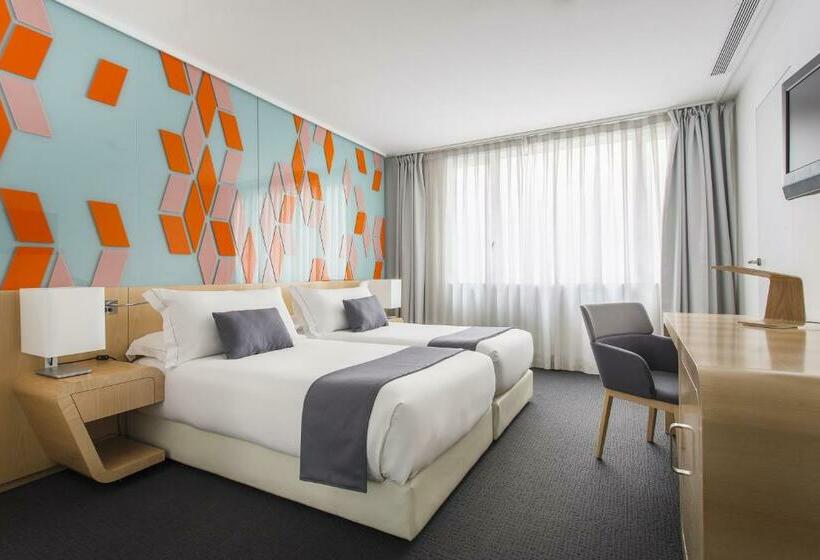 اتاق استاندارد, Room Mate Oscar