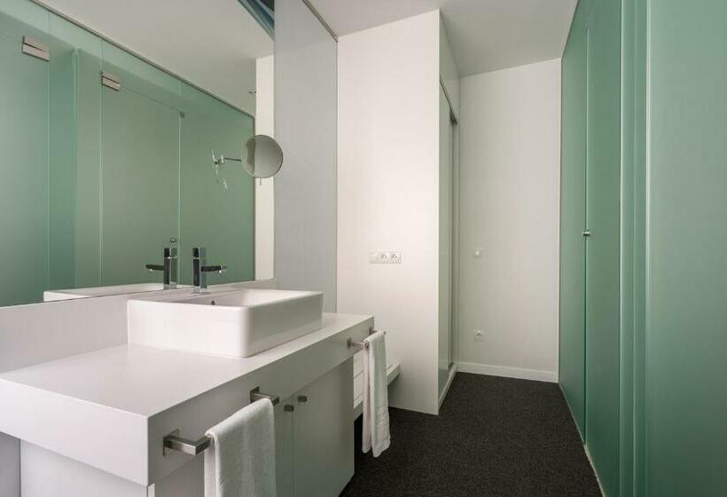 اتاق استاندارد, Room Mate Oscar