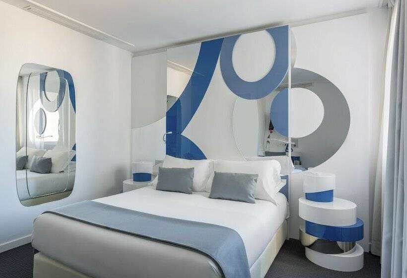 اتاق استاندارد, Room Mate Oscar