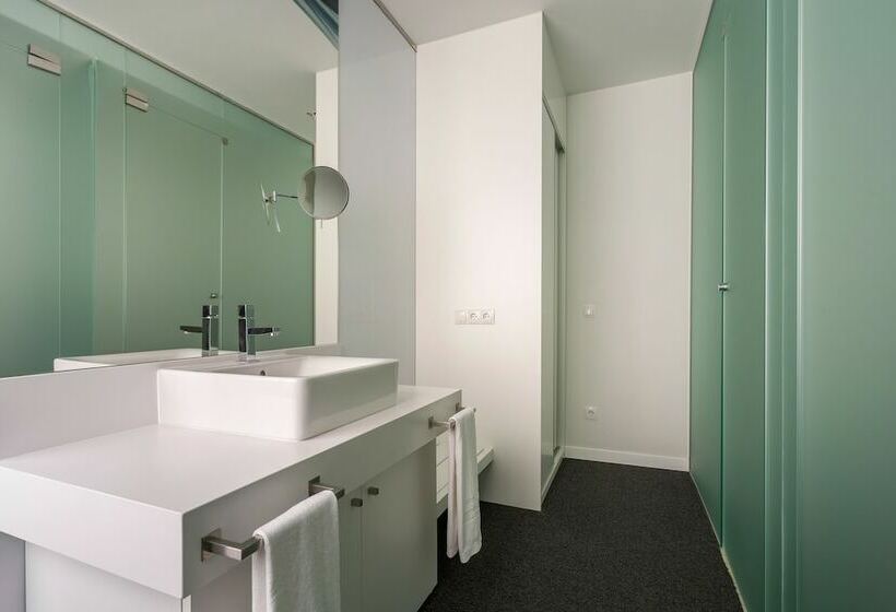 اتاق استاندارد, Room Mate Oscar