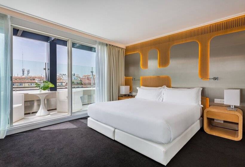 سوییت, Room Mate Oscar