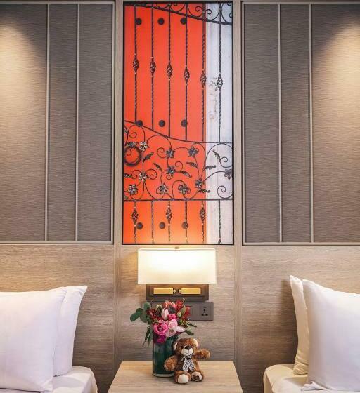 اتاق لوکس, Royal Plaza On Scotts