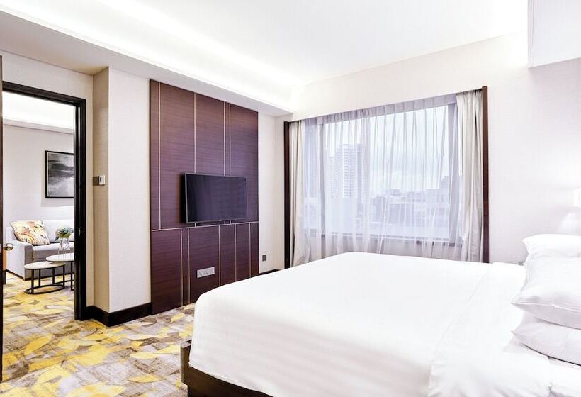 سوییت اجرایی, Royal Plaza On Scotts