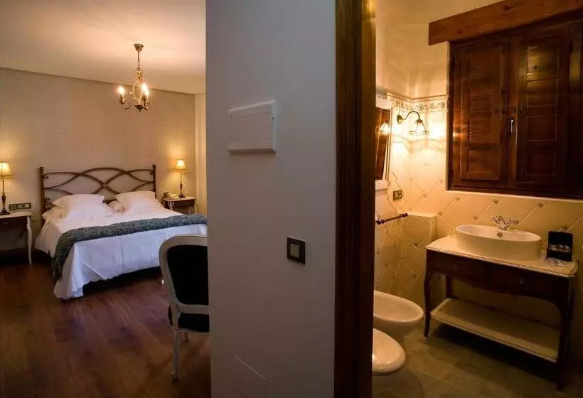 スタンダードトリプルルーム, Posada Los Condestables Hotel & Spa