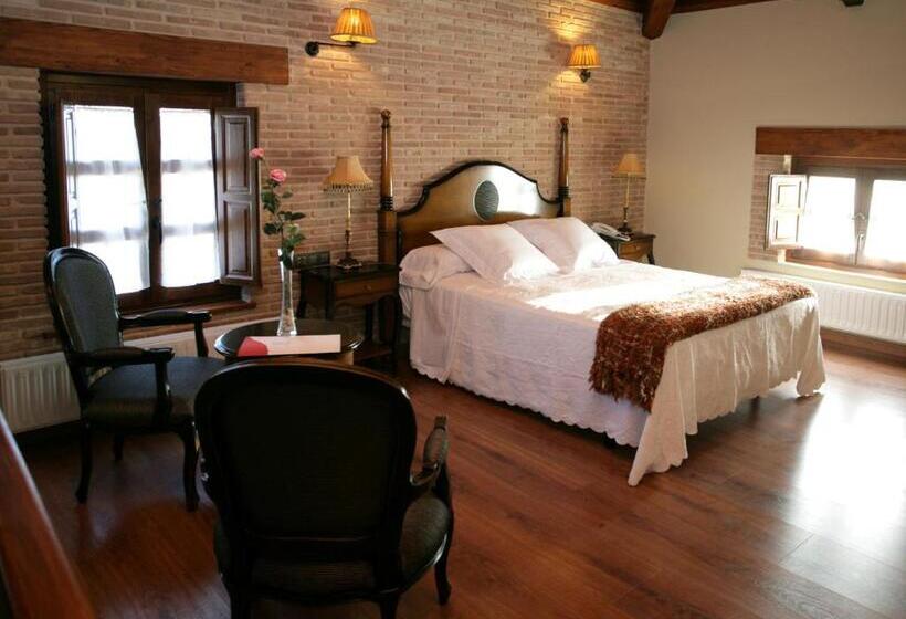 Номер Стандарт Трехместный, Posada Los Condestables Hotel & Spa