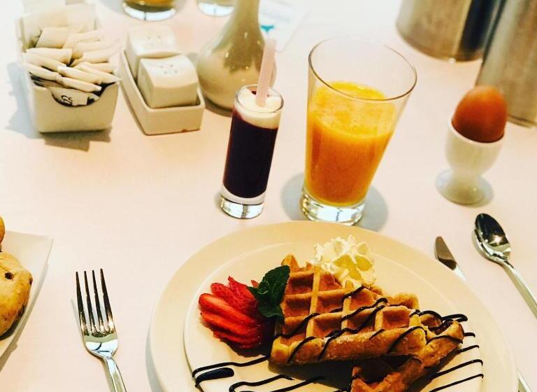 Четырехместный Номер Стандарт, & Spa Real Ciudad De Zaragoza