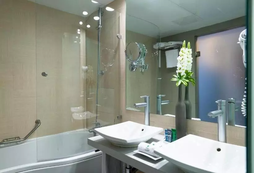 اتاق استاندارد چهار تخته, & Spa Real Ciudad De Zaragoza