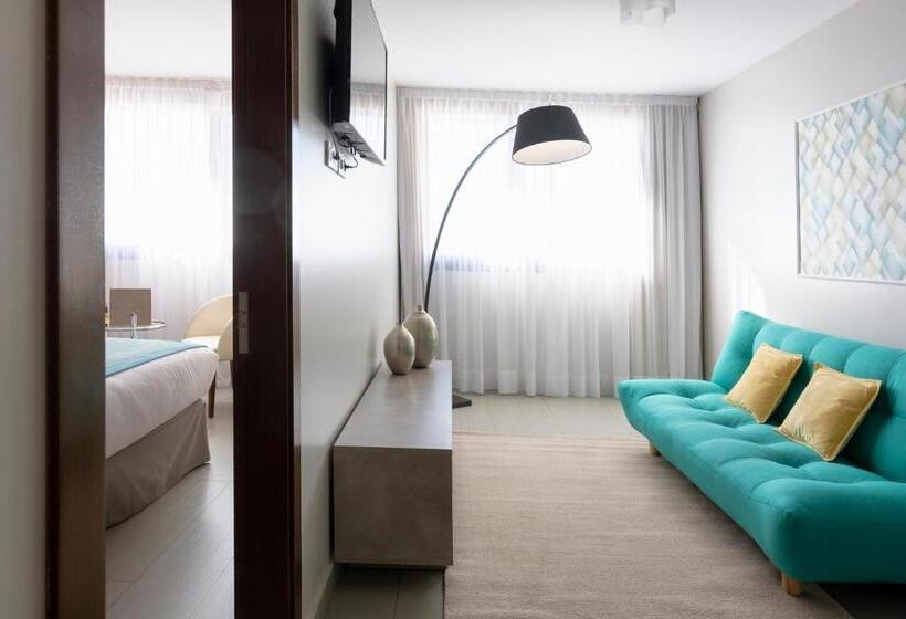 Четырехместный Номер Стандарт, & Spa Real Ciudad De Zaragoza