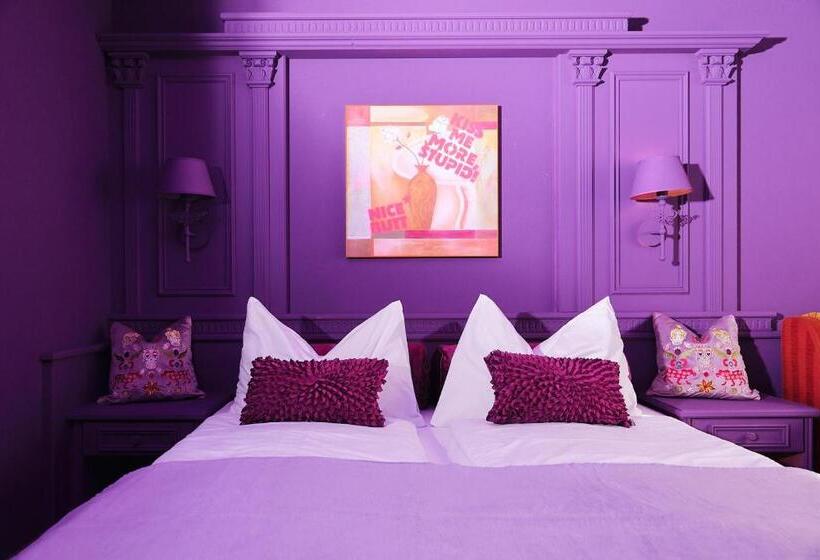 家庭间, Carpe Solem Kapoom