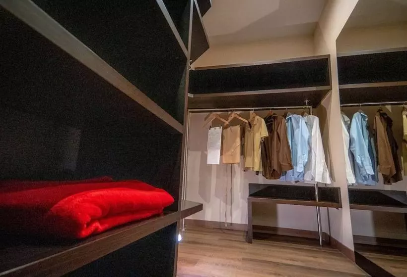 سوییت جونیور, Unahotels Mh Matera