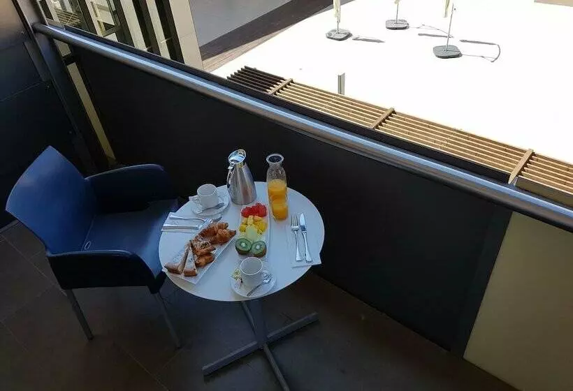 اتاق استاندارد با تراس, Vincci Zaragoza Zentro