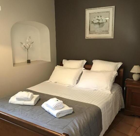 Номер Стандарт, L'oustau De La Font