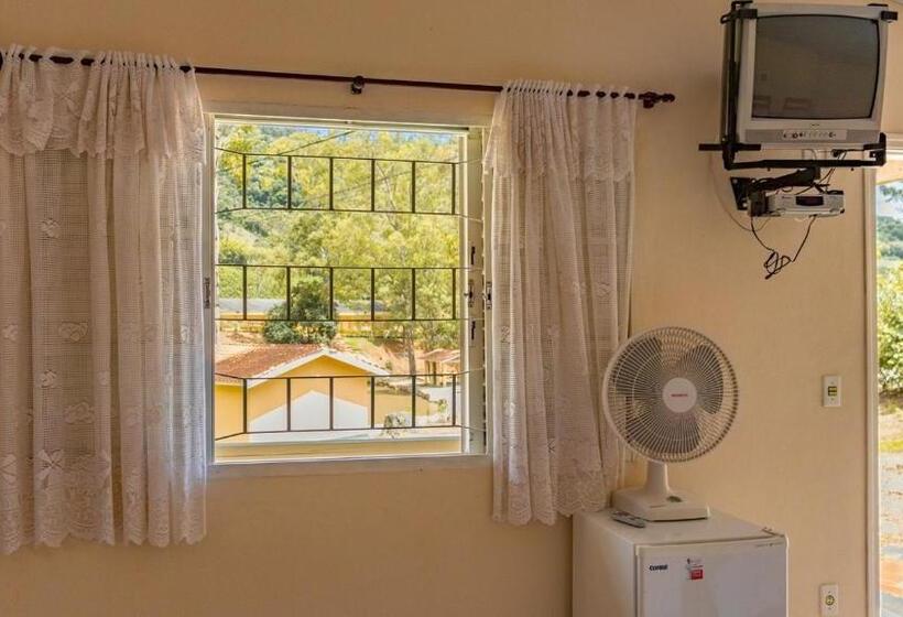 샬레, Pousada Vale Do Ouro Verde