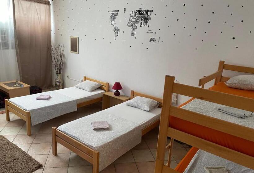 اتاق استاندارد چهار تخته, Rooms Deny