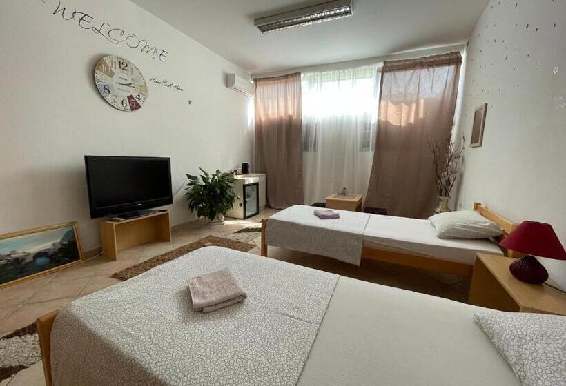 اتاق استاندارد چهار تخته, Rooms Deny