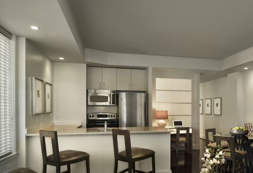 Люкс, Aka White House