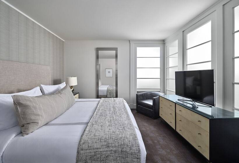 Люкс, Aka White House