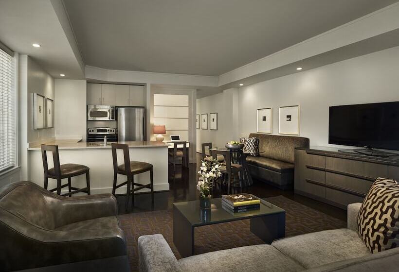 Люкс 2 Спальни, Aka White House