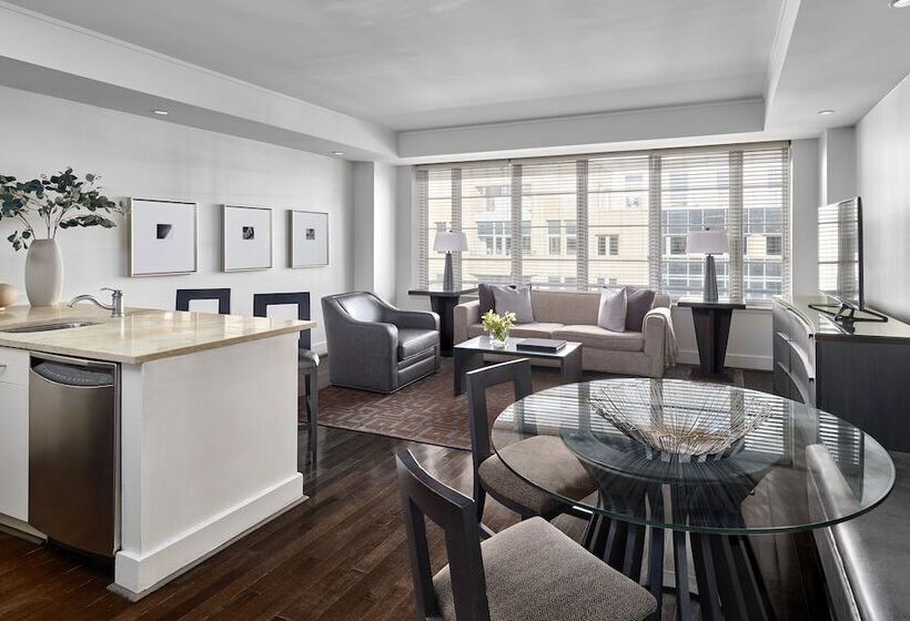 Люкс 2 Спальни, Aka White House