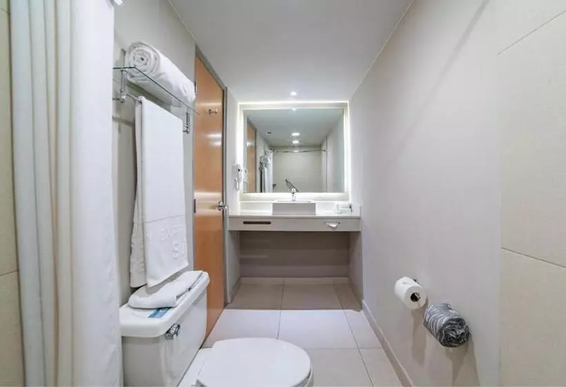 キングサイズベッドのスイートルーム, City Express Suites By Marriott Ciudad De México Anzures