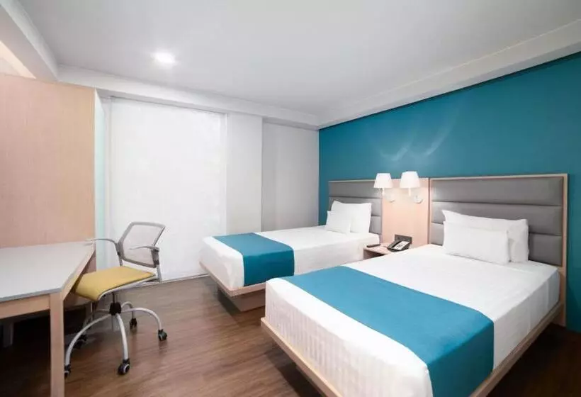 キングサイズベッドのスイートルーム, City Express Suites By Marriott Ciudad De México Anzures