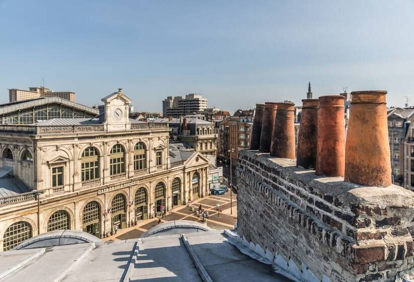 חדר סטנדרט לשלושה, Rosa