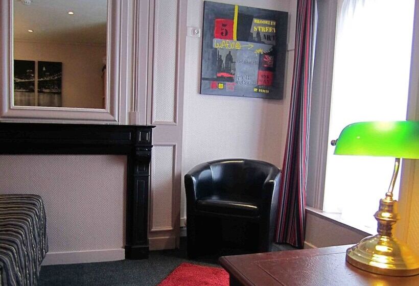 חדר סטנדרט לשלושה, Rosa