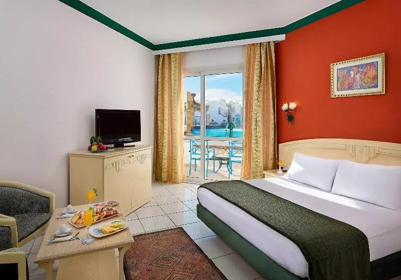 اتاق استاندارد سه تخته با چشم‌انداز استخر, Dreams Vacation Resort  Sharm El Sheikh