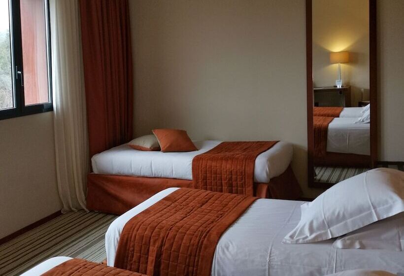 غرفة قياسية ثلاثية, Du Casino