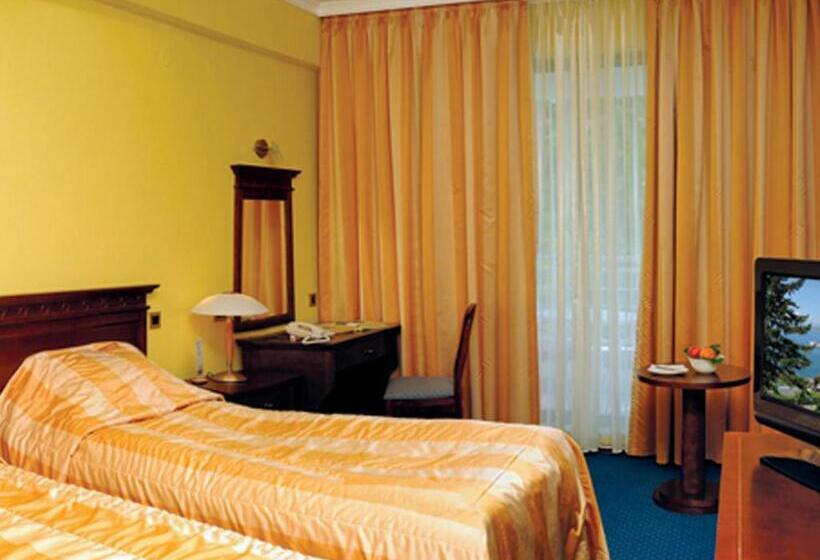 اتاق استاندارد با بالکن, Granit