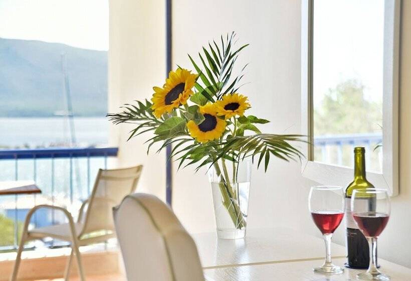 디럭스 룸, Ionion Star