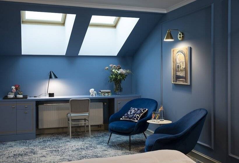 اتاق لوکس, Leopolis