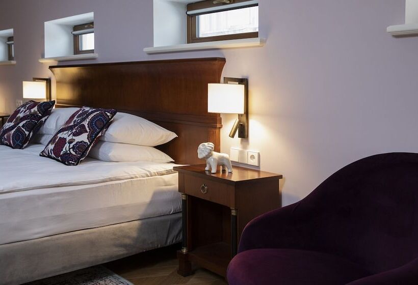 اتاق استاندارد, Leopolis