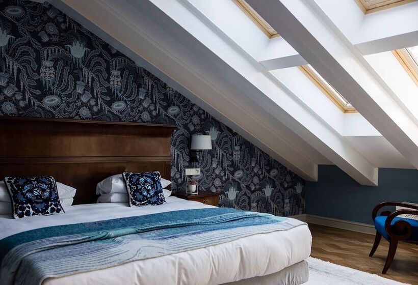 اتاق استاندارد, Leopolis