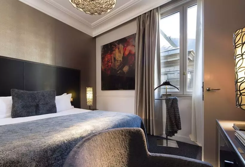 سوییت جونیور, Lumen Paris Louvre