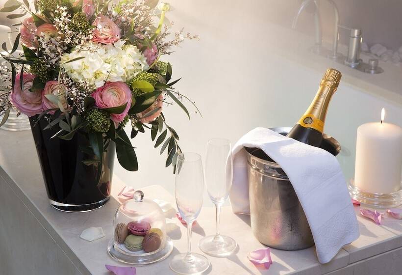 ハイドロマッサージバス付きスイート, Lumen Paris Louvre