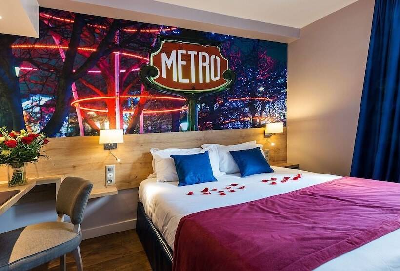 اتاق راحتی, Midnight Hotel Paris