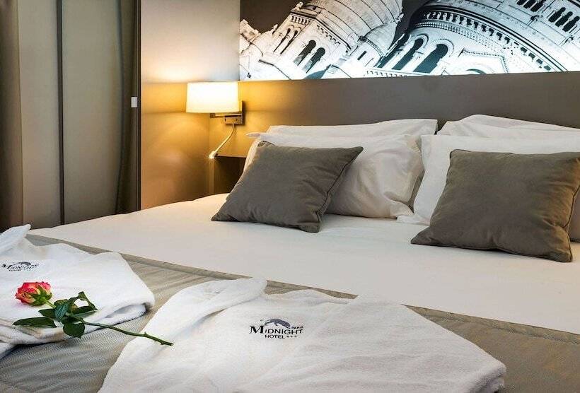 سوییت لوکس, Midnight Hotel Paris