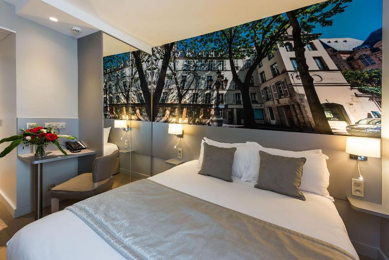 سوییت جونیور, Midnight Hotel Paris