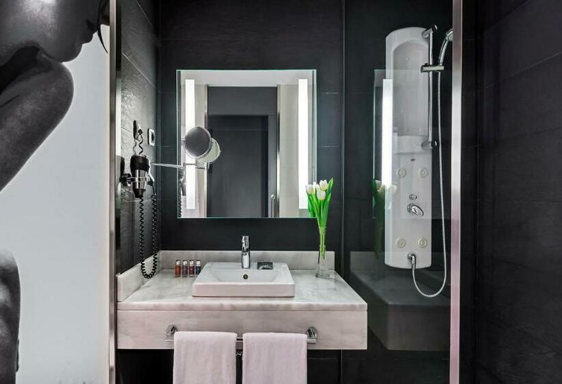 اتاق خانوادگی, Zentral Castellana Norte