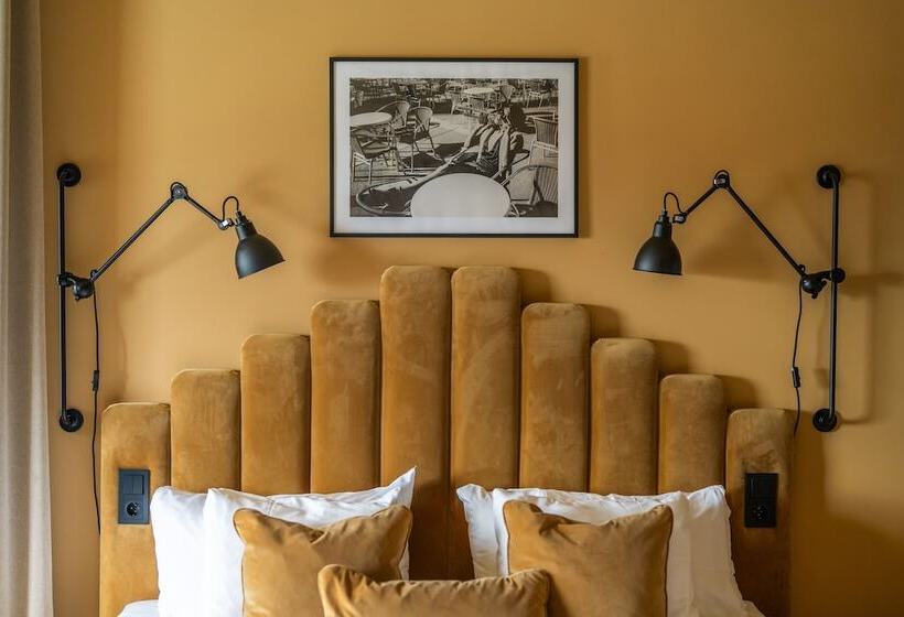 غرفة قياسية, Quality Hotel Carlia