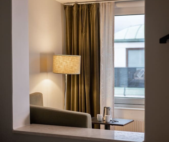 غرفة عائلية, Quality Hotel Carlia