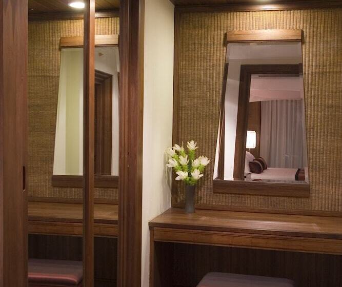 سوییت اجرایی, Rati Lanna Riverside Spa Resort